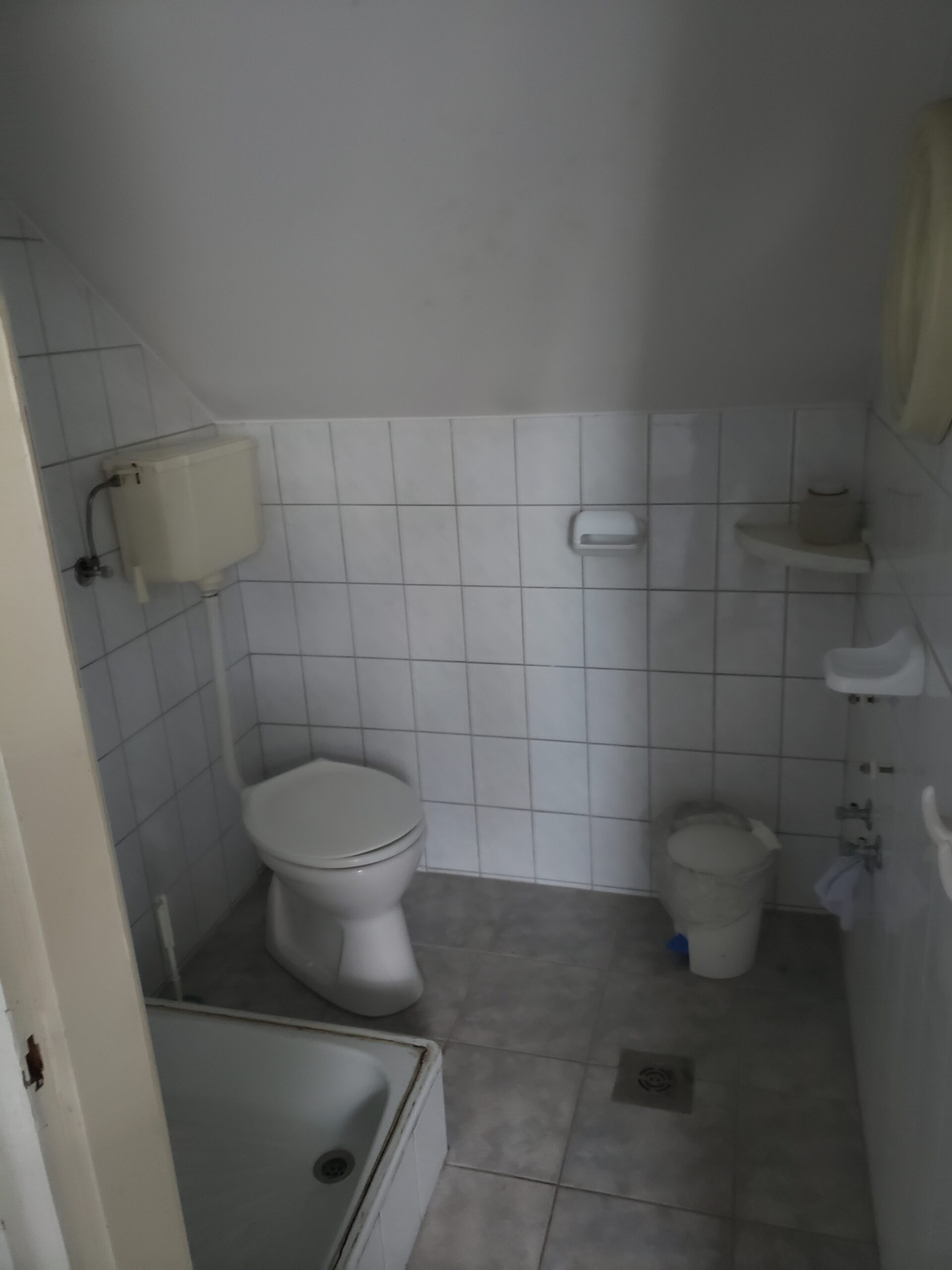 Sárvár 11 szobás panzió eladó zuhanyzó WC